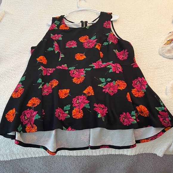 Torrid Floral Peplum Top Size 3 - Picture 3 of 5